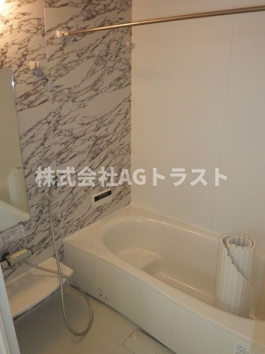 シャイン・カワナベの風呂写真
