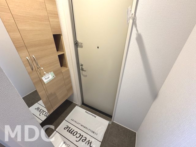 ＪＲ牟岐線 二軒屋駅 徒歩18分 3階建 築5年の玄関写真