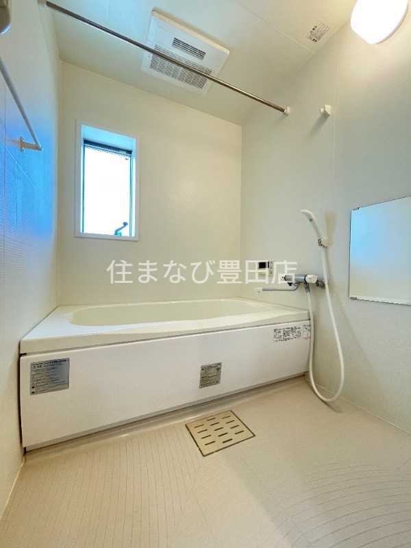 ＪＲ東海道本線 刈谷駅 バス乗車時間：18分 最寄りバス停で下車 徒歩8分 2階建 築11年の風呂写真