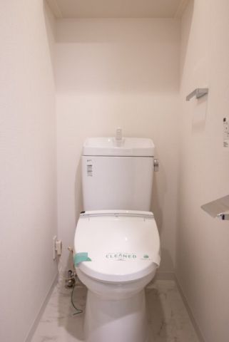 都営浅草線 三田駅 徒歩7分 14階建 築16年のトイレ写真