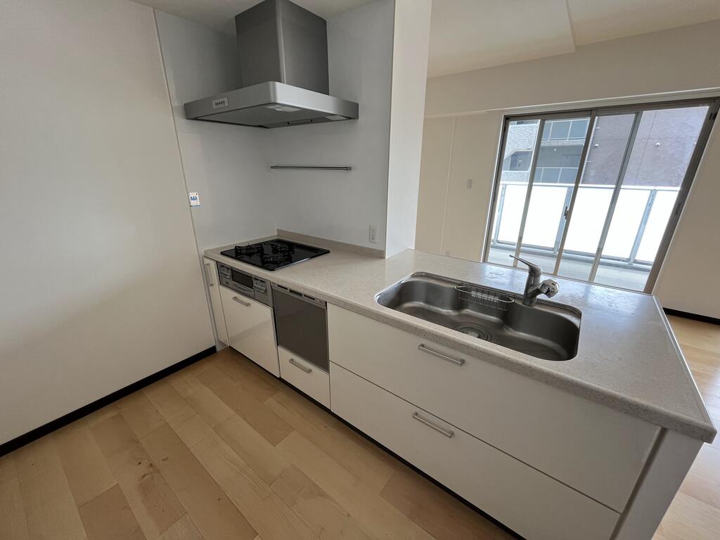 キッチン　※同建物の別のお部屋の写真です。