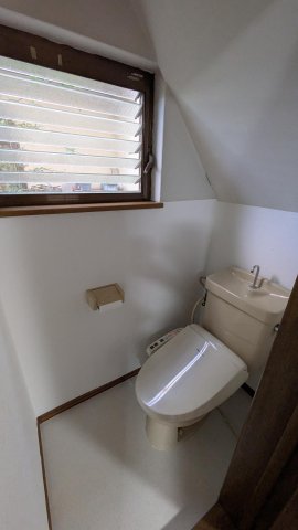 トイレ　各階にトイレ温水洗浄便座