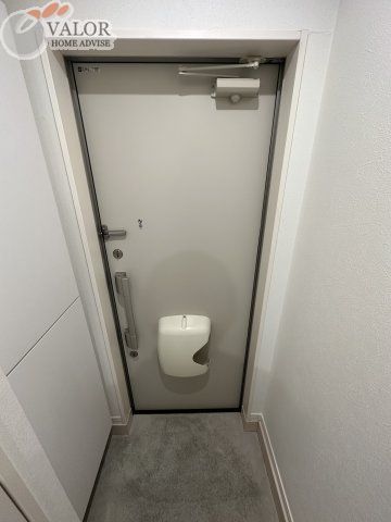 ＪＲ横浜線 大口駅 徒歩6分 3階建 築9年の玄関写真