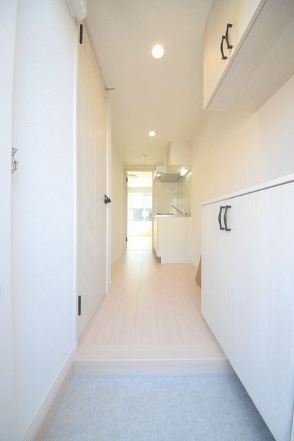 京急本線 上大岡駅 徒歩7分 3階建 築9年の玄関写真