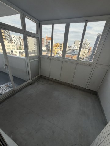 ブルーライン 吉野町駅 徒歩4分 11階建 築27年の内装写真