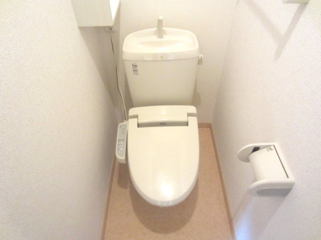 南海本線 尾崎駅 徒歩3分 3階建 築16年のトイレ写真