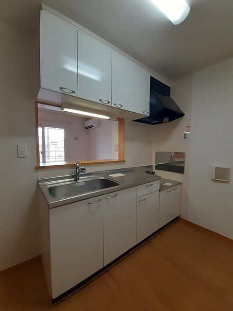 ＪＲ信越本線 亀田駅 徒歩6分 2階建 築21年のキッチン写真