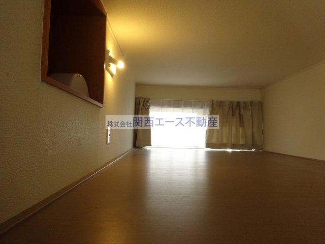 レオパレスカナールの居間写真