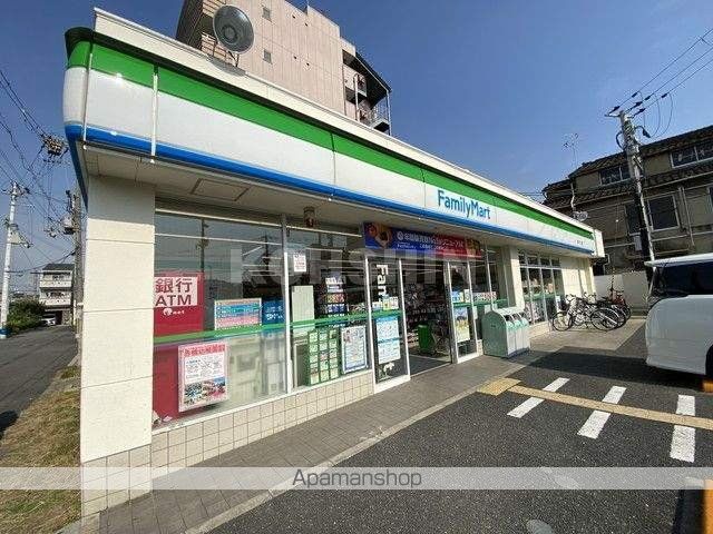 コンビニ　ファミリーマート（コンビニ）まで310m