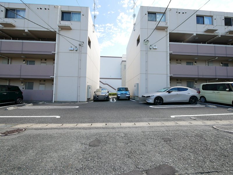 駐車場　敷地内駐車場