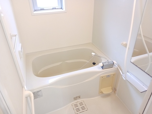 バス・シャワールーム　シャワー・追い焚き給湯・浴室換気乾燥機