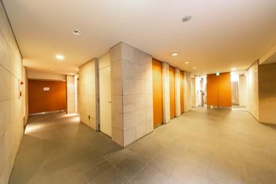 東京メトロ副都心線 明治神宮前駅 徒歩8分 5階建 築23年の外観写真