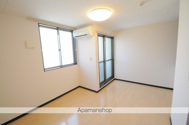 レオネクストラウールの居間写真