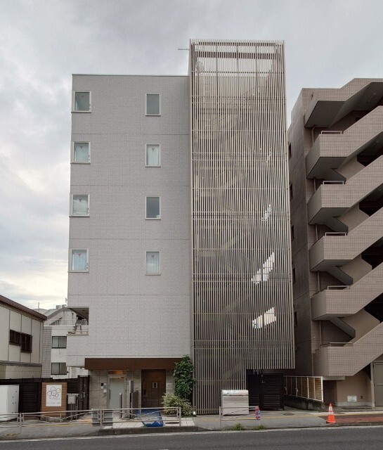 建物外観　オートロック完備