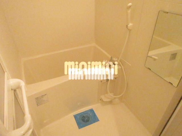 バス・シャワールーム　お風呂です。ゆったりくつろげれます