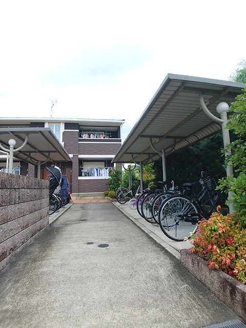 南海泉北線 深井駅 徒歩10分 2階建 築10年の外観写真