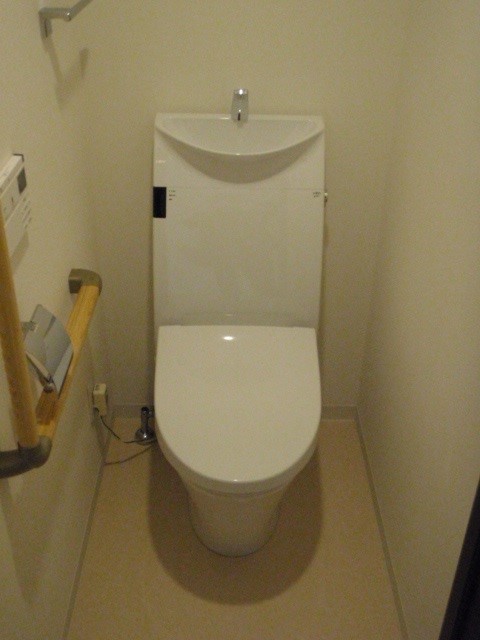 トイレ　弊社は全物件が仲介手数料半月分+税でご紹介可能です。
