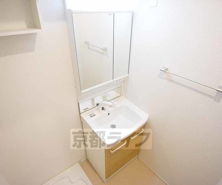 洗面設備　洗面台も独立です。