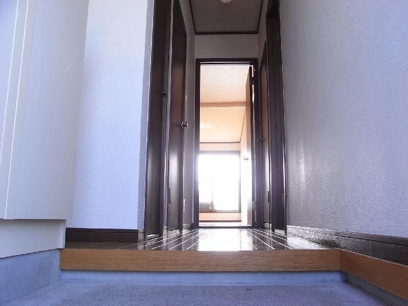 ウェルシー烏山Aの居間写真