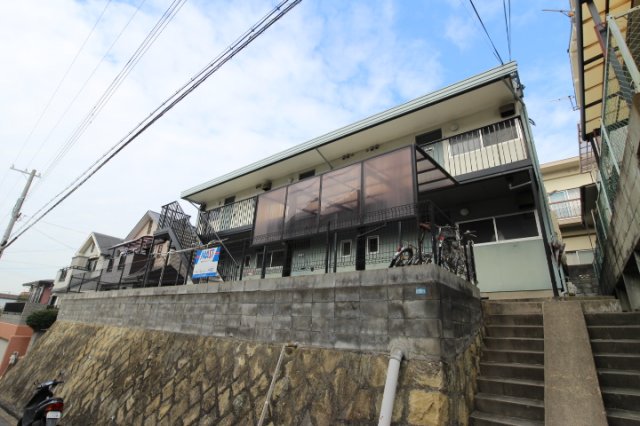 ＪＲ山陽本線 垂水駅 バス乗車時間：12分 最寄りバス停で下車 徒歩4分 築49年