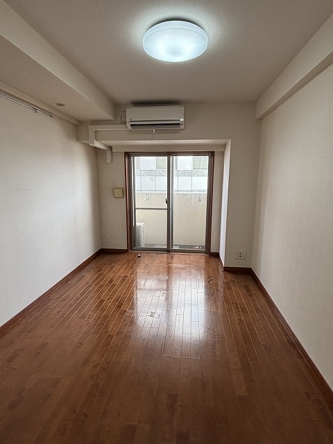 パレステュディオ渋谷本町 分譲賃貸 MNZの居間写真