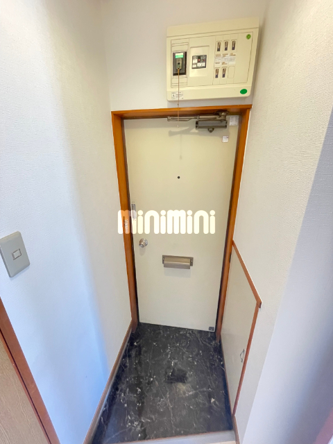 コージーフラットの玄関写真