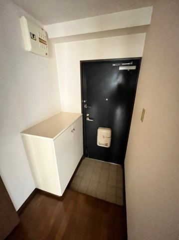 玄関　別号室の画像の為、ご参考にしてください。