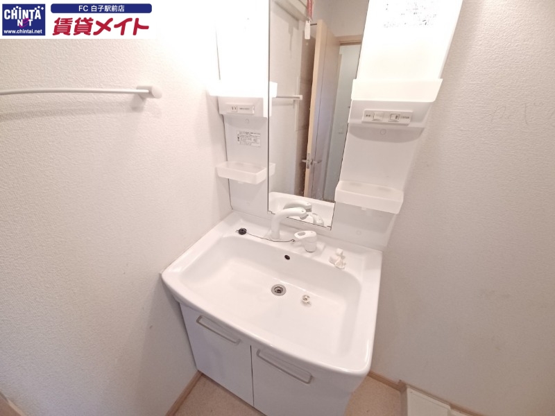 洗面設備　反転タイプ参考写真