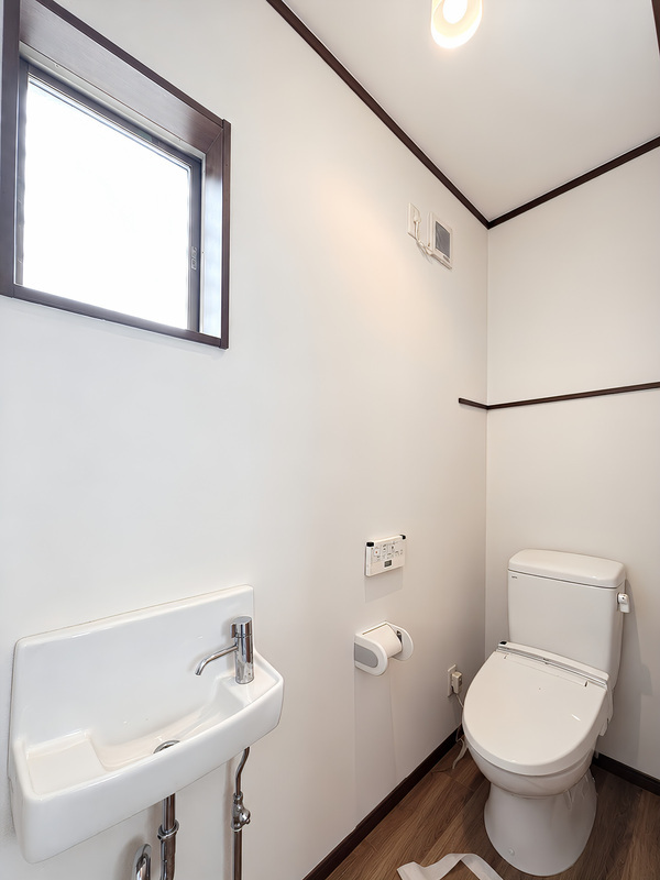 ＪＲ阪和線 紀伊中ノ島駅 徒歩37分 1階建 築27年のトイレ写真