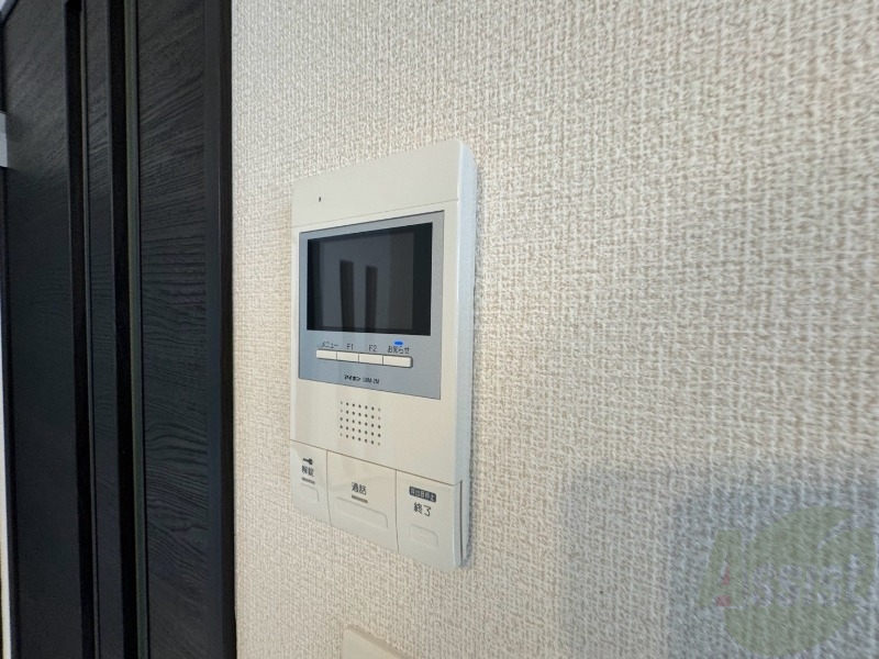 セキュリティ　ＴＶモニター付インターホンです。来客者の顔が見えるので安心！