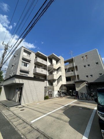 フラット8の外観写真