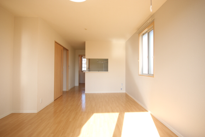 居室・リビング　南向きＬＤＫ１２、５帖です！