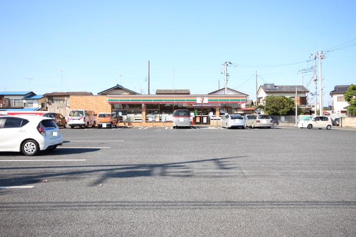 コンビニ　セブンイレブン下館横島店（コンビニ）まで595m