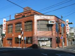 銀行　愛知銀行半田支店（銀行）まで86m