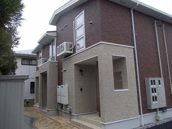 松江市北田町のアパートの建物外観
