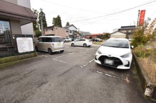 【コーポF・サンウェルの駐車場】