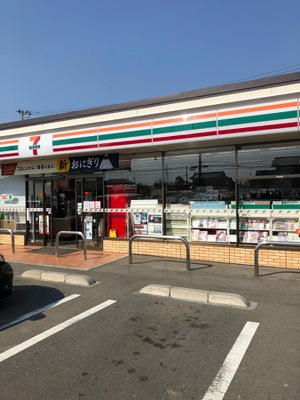 コンビニ　セブンイレブンいわき泉滝尻中央店（コンビニ）まで579m