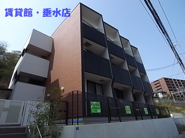 【神戸市須磨区須磨浦通のアパートの建物外観】