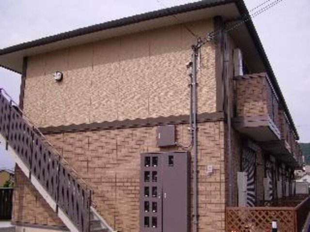 姫路市広畑区西蒲田のアパートの建物外観