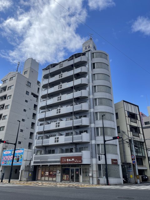 【広島市中区住吉町のマンションの建物外観】