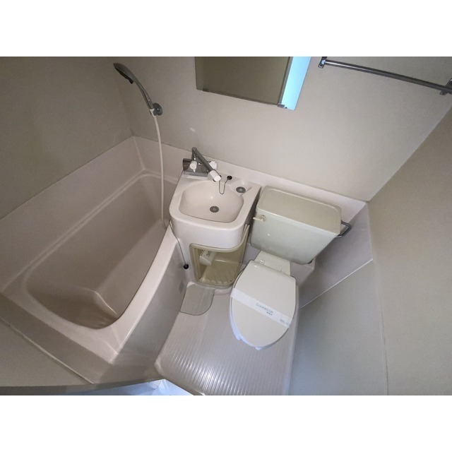 バス・シャワールーム　バス・洗面・トイレ一緒