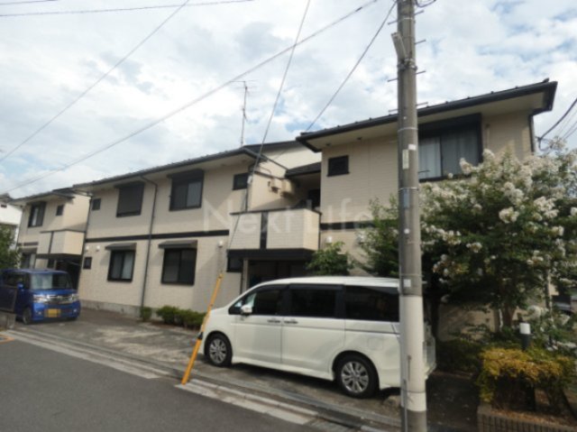 【武蔵村山市大南のアパートの建物外観】