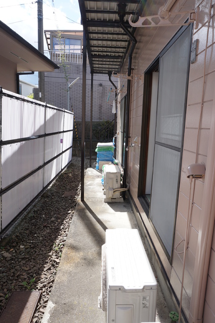 庭　洗濯機置き場はベランダにあります