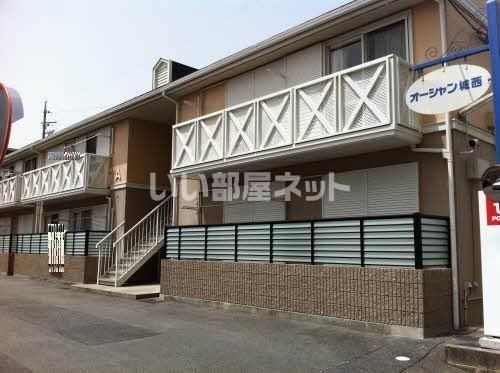 四日市市城西町のアパートの建物外観