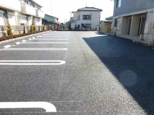 【太田市高林南町のアパートの駐車場】