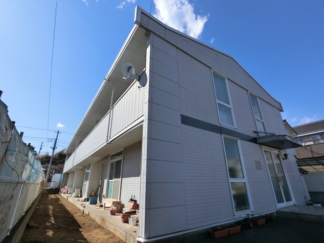 成田市松崎のアパートの建物外観