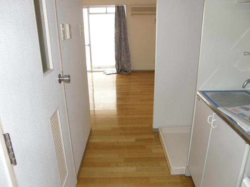 居室・リビング　☆玄関から★