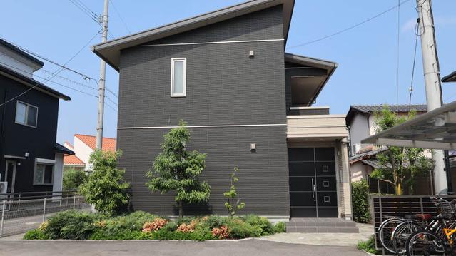愛媛県新居浜市新田町１（アパート）の賃貸物件の外観