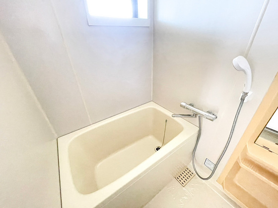 バス・シャワールーム　※他の号室の写真です。