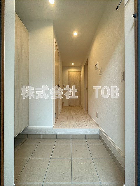玄関　1F